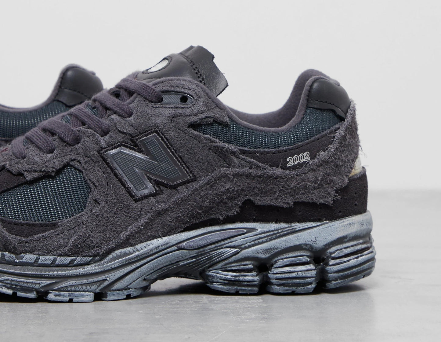 **New Balance 2002R Protection Pack – Men’s Sneakers**