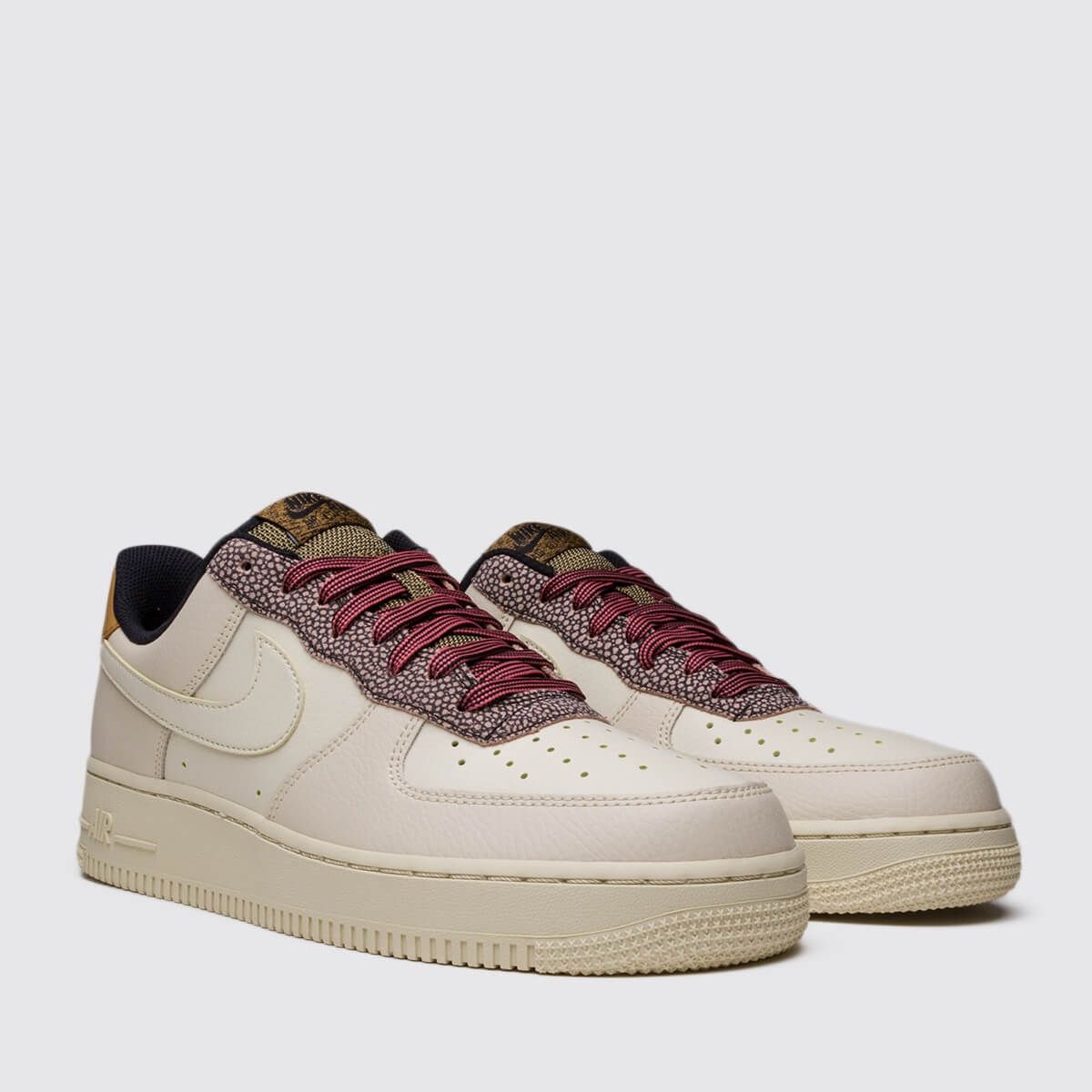 Nike Air Force 1 '07 LV8 4 Sneakers