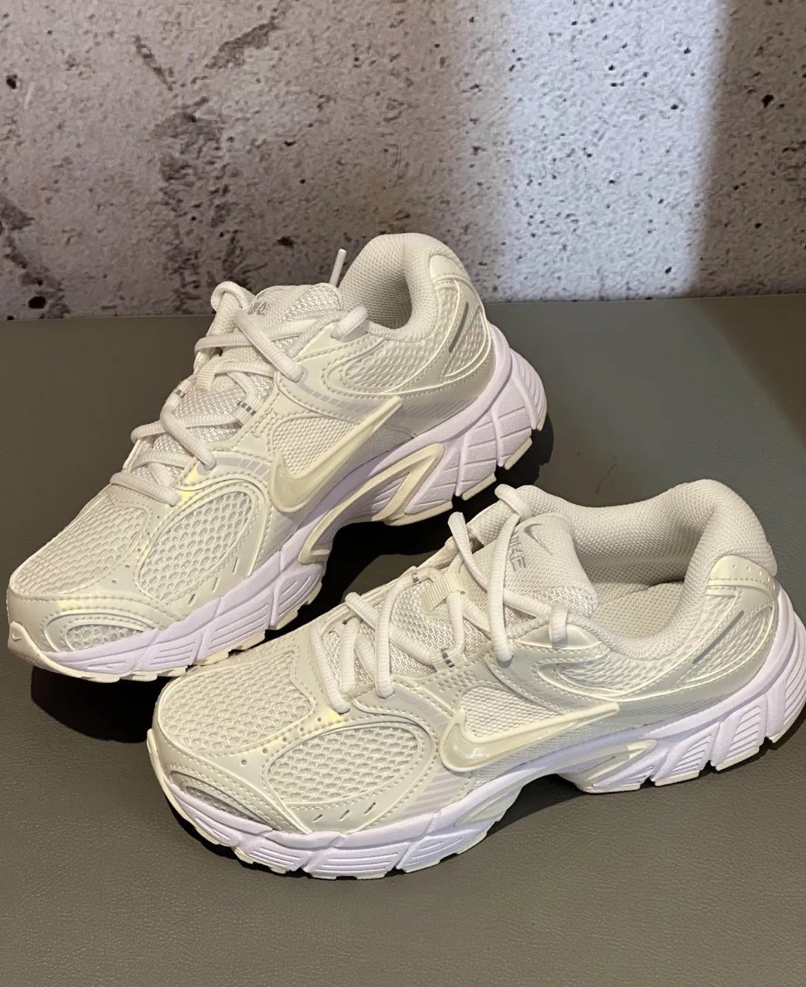 **Nike V5 RNR “White / Vast Grey / College Women’s Sneakers**