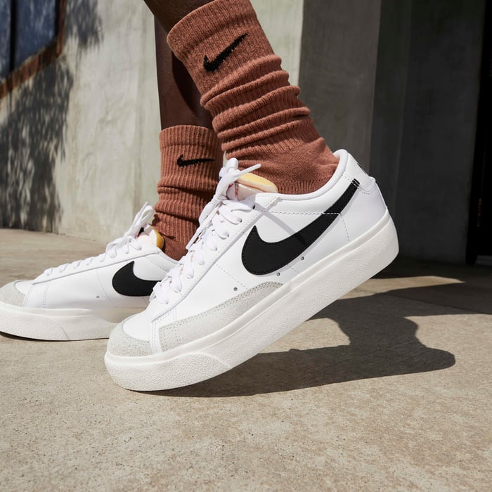 Nike Blazer Low '77 Men Sneakers - Black/White