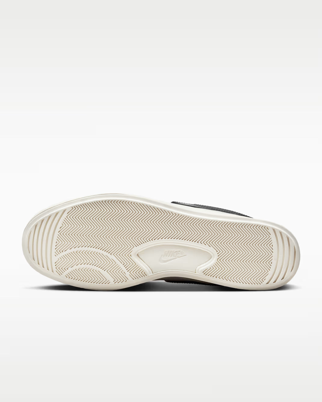 **Nike Blazer Phantom Low – Women’s Sneakers**