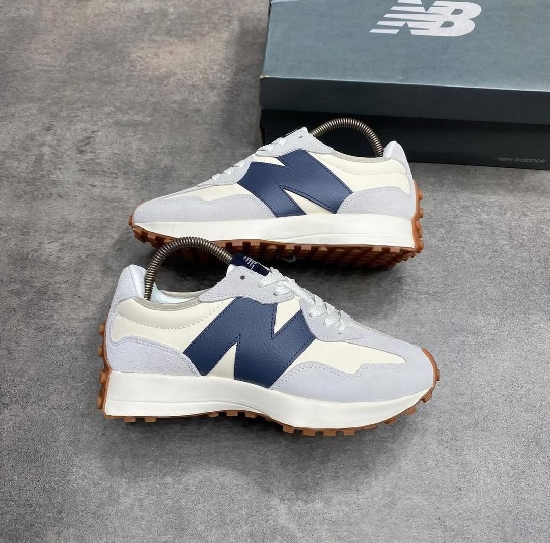 **New Balance 327 – Women’s Sneakers**