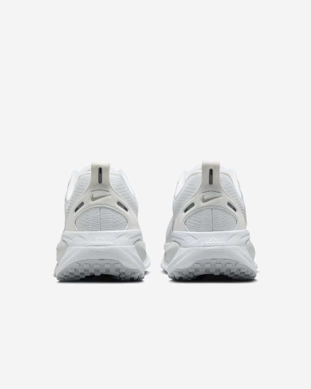 Nike Running Vomero 18 – White / Silver