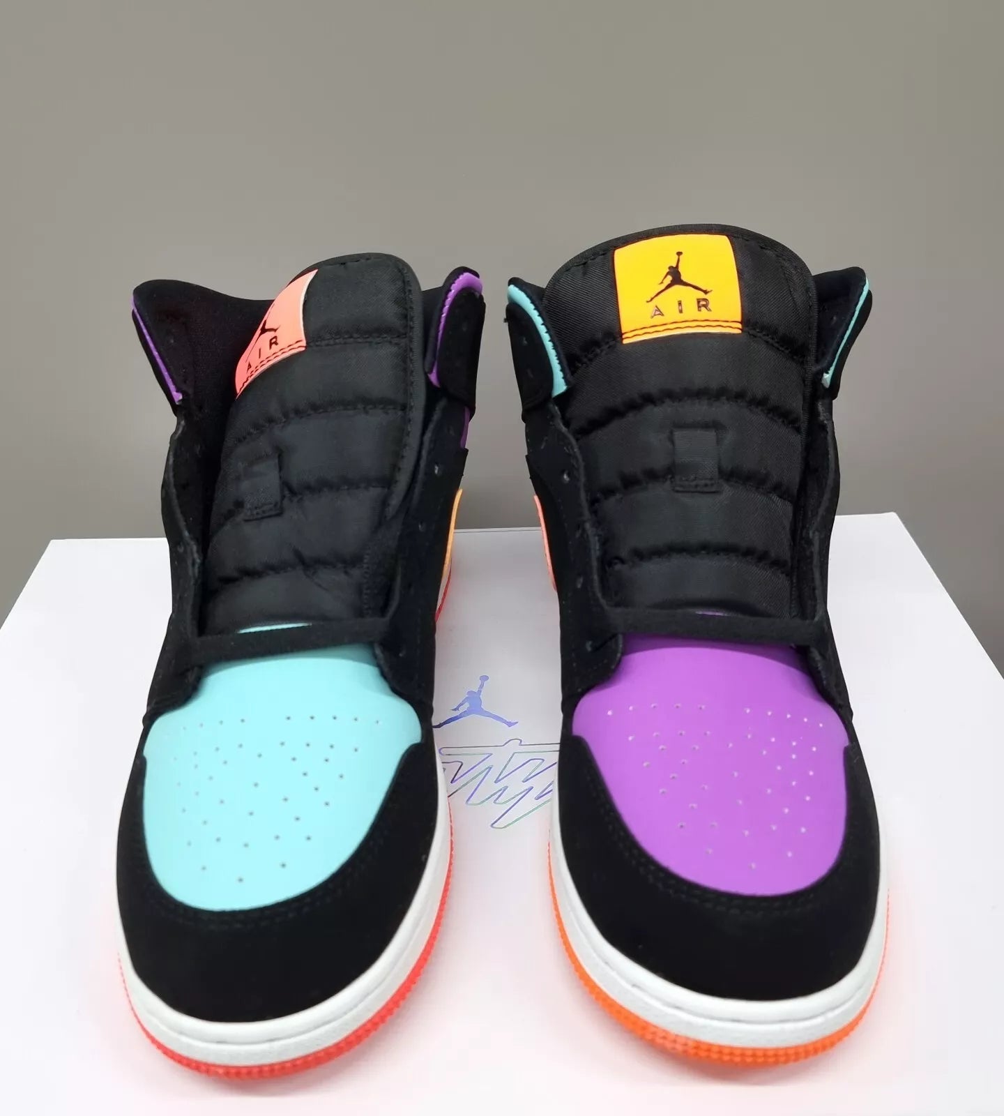 Nike Air Jordan 1 Mid Women Sneaker