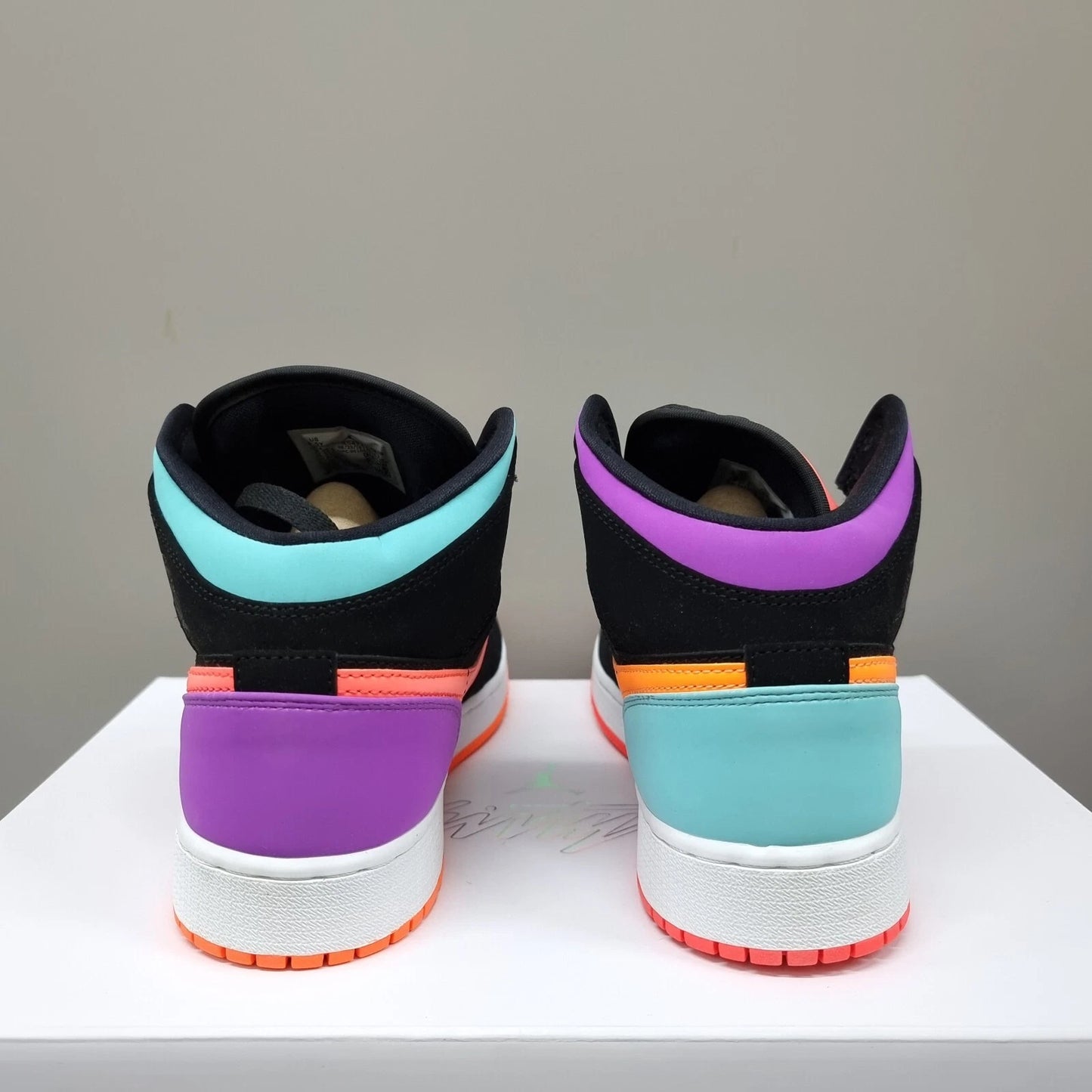 Nike Air Jordan 1 Mid Women Sneaker