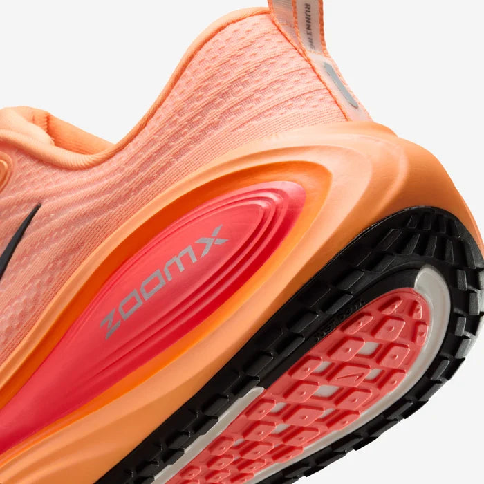**Nike ZoomX Vomero Plus – Men’s Running Sneakers (Orange)**
