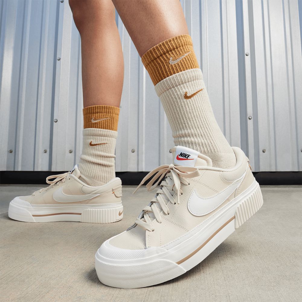 **Nike Court Legacy Lift – Women’s Sneakers (Beige)**
