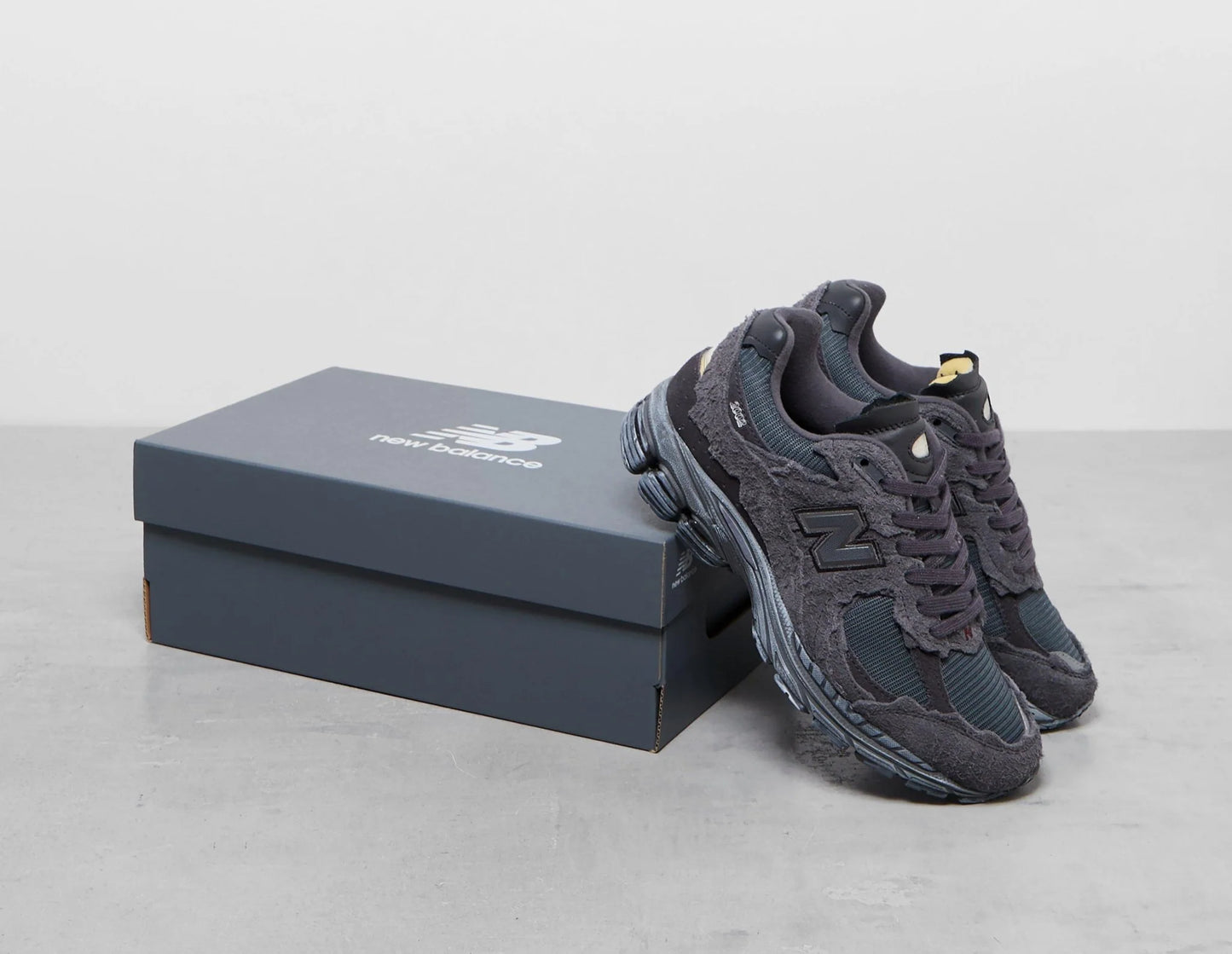 **New Balance 2002R Protection Pack – Men’s Sneakers**
