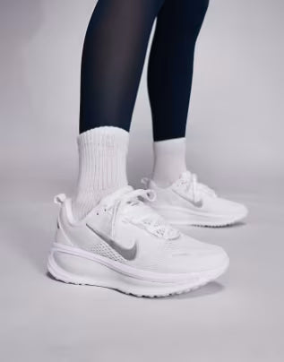 Nike Running Vomero 18 – White / Silver
