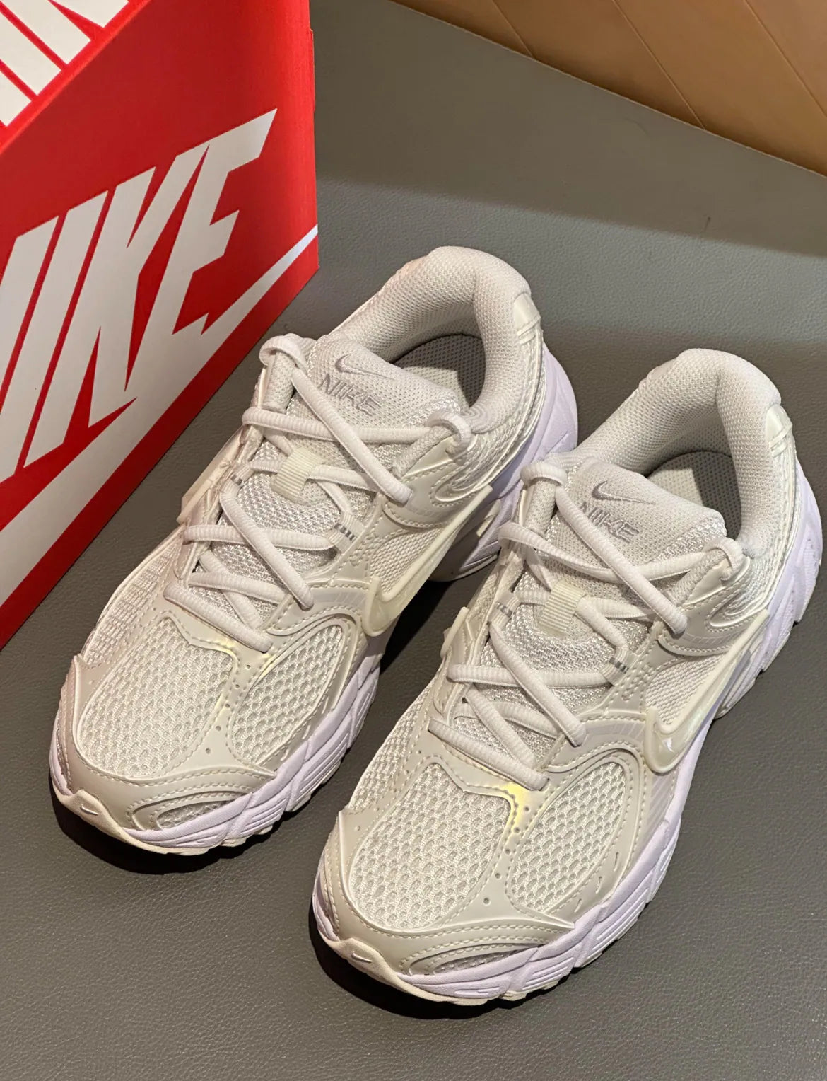 **Nike V5 RNR “White / Vast Grey / College Women’s Sneakers**