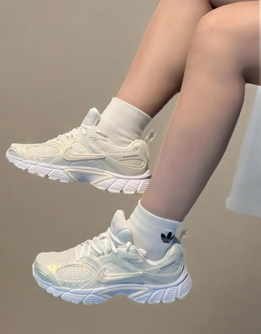 **Nike V5 RNR “White / Vast Grey / College Women’s Sneakers**