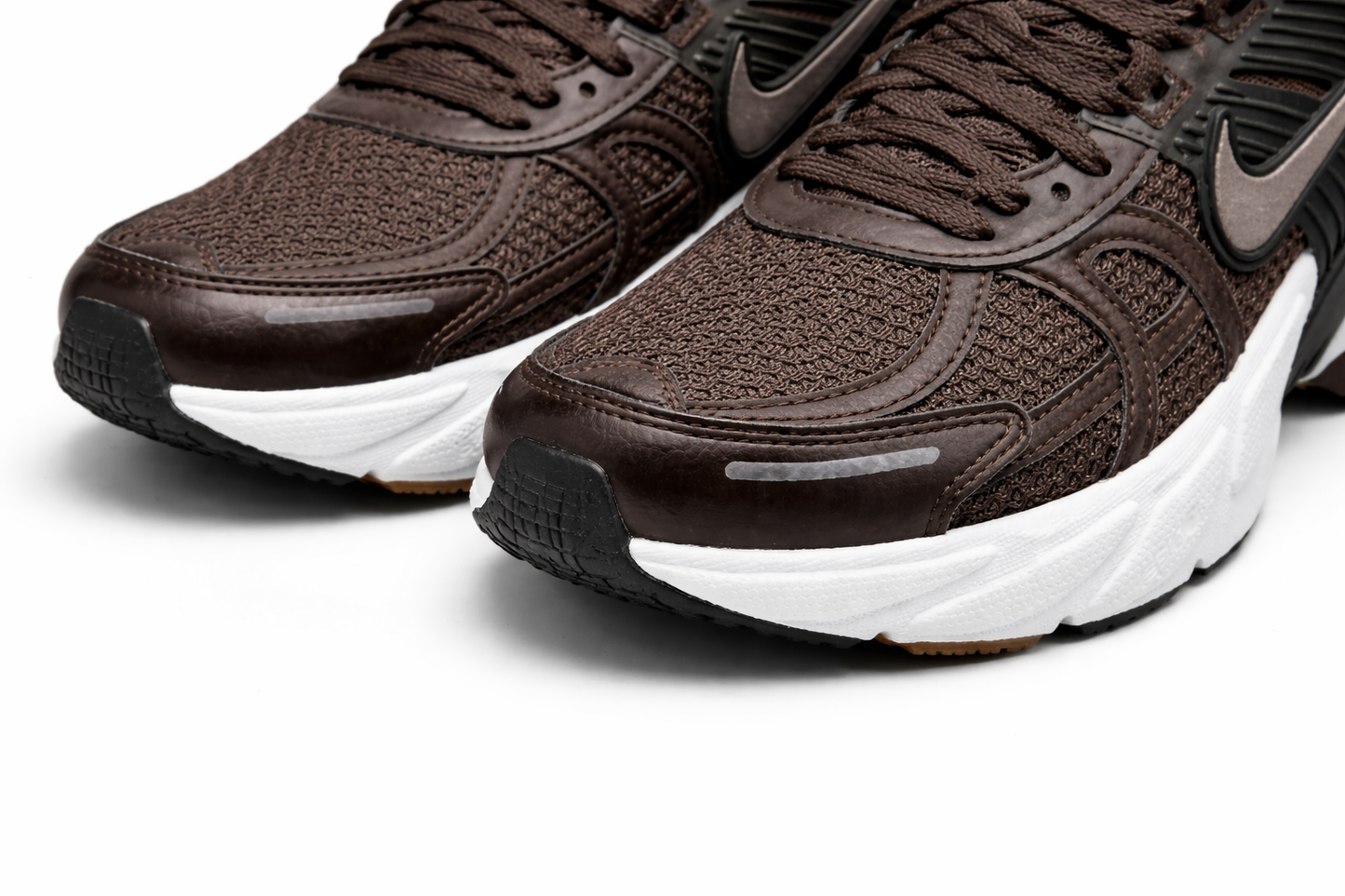 **Nike V2K Run – Women’s Sneakers**