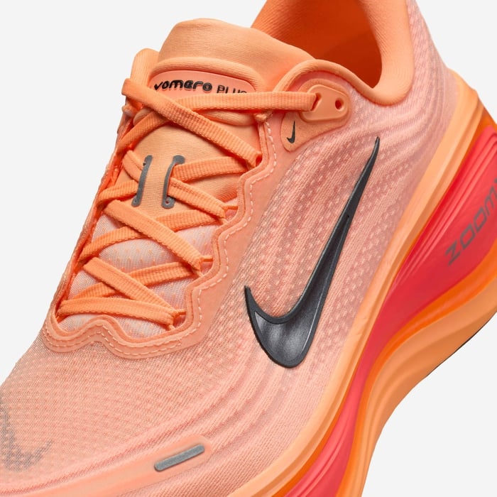 **Nike ZoomX Vomero Plus – Men’s Running Sneakers (Orange)**