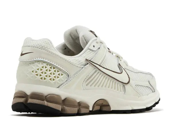 *Nike WMNS Air Zoom Vomero 5 “Sail/Mink Brown” – Women’s Running Shoes**