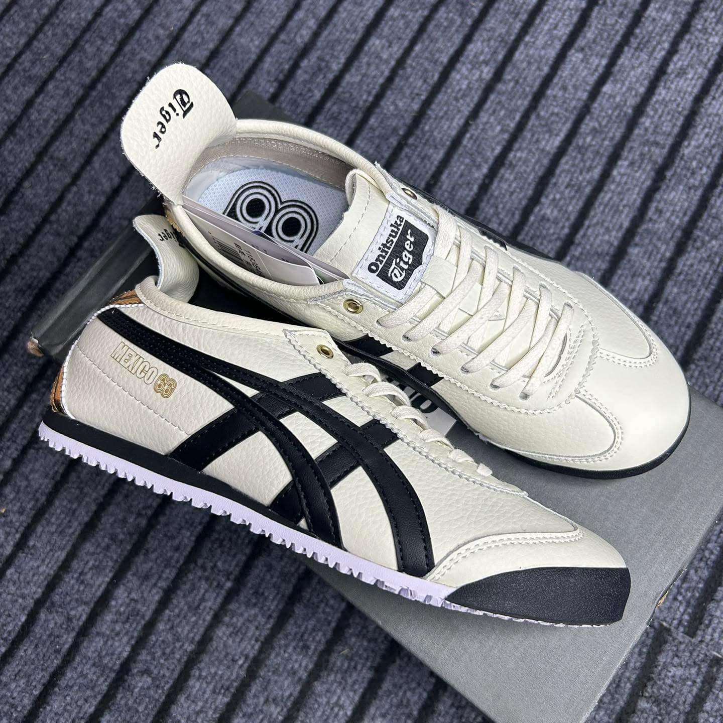 Onitsuka Tiger Mexico White x Black Women's