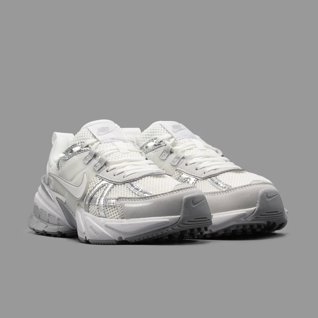 Nike V2K Run – White / Silver