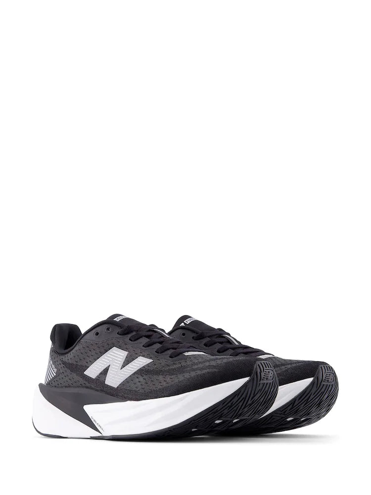 **New Balance FuelCell Rebel v5 – Women’s Trainers (Black/White)**