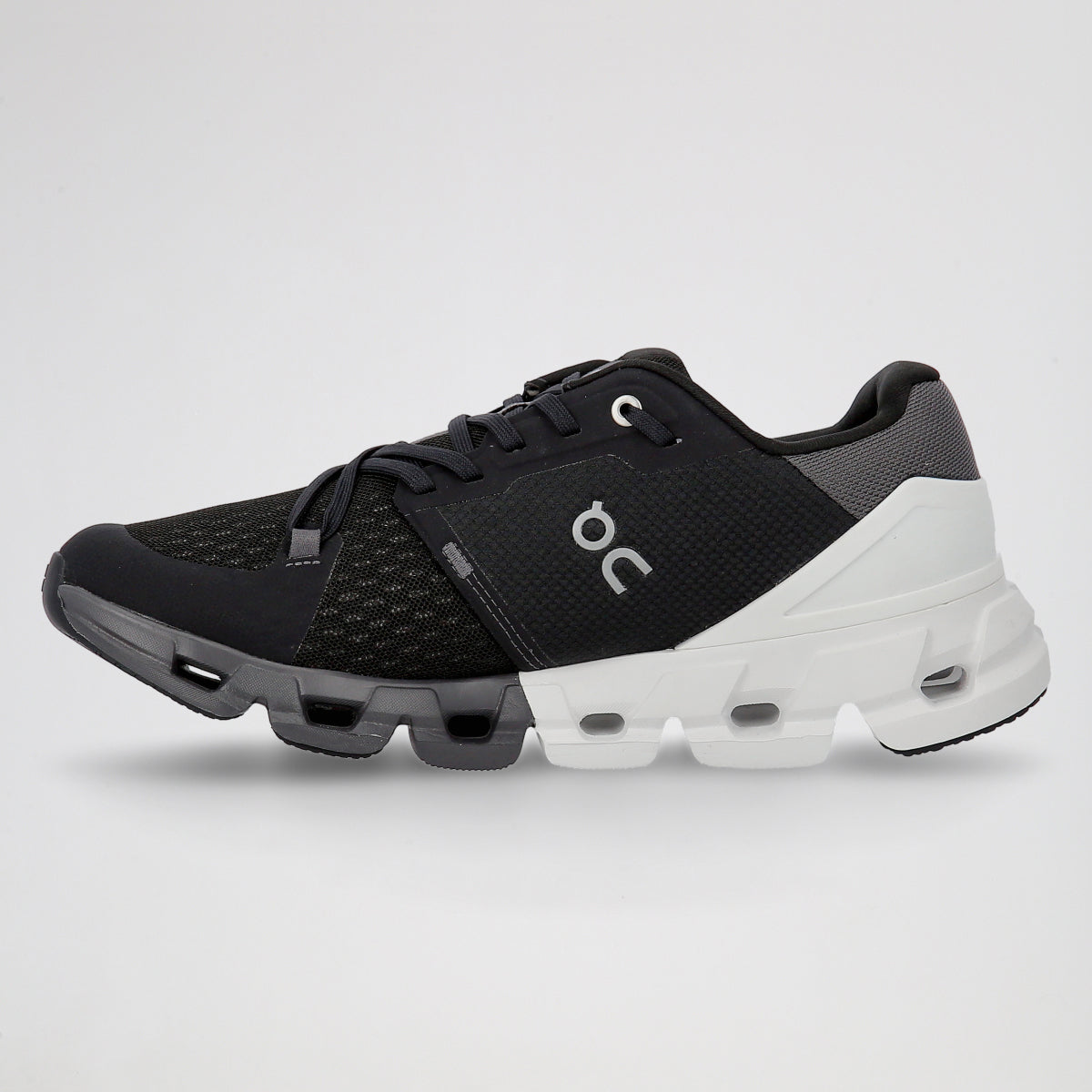 **On Cloudmonster – Women’s Trainers**