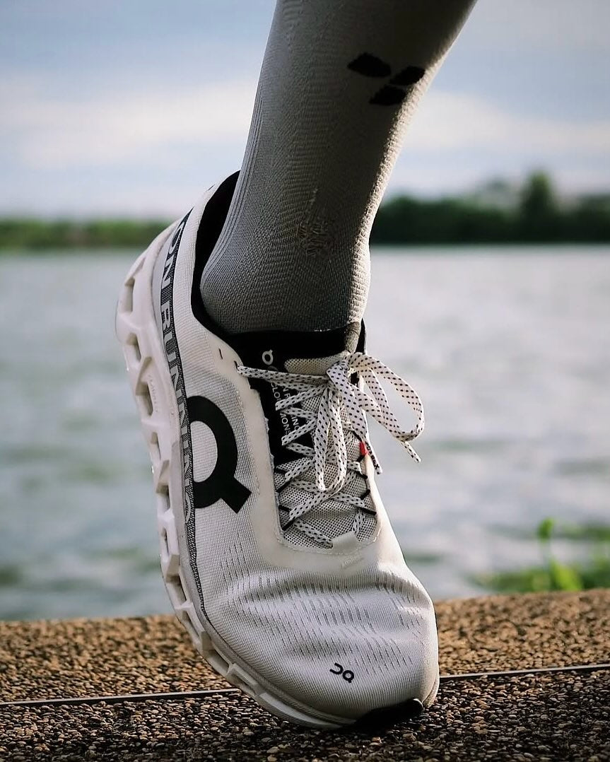**On Cloudmonster – Women’s Trainers**
