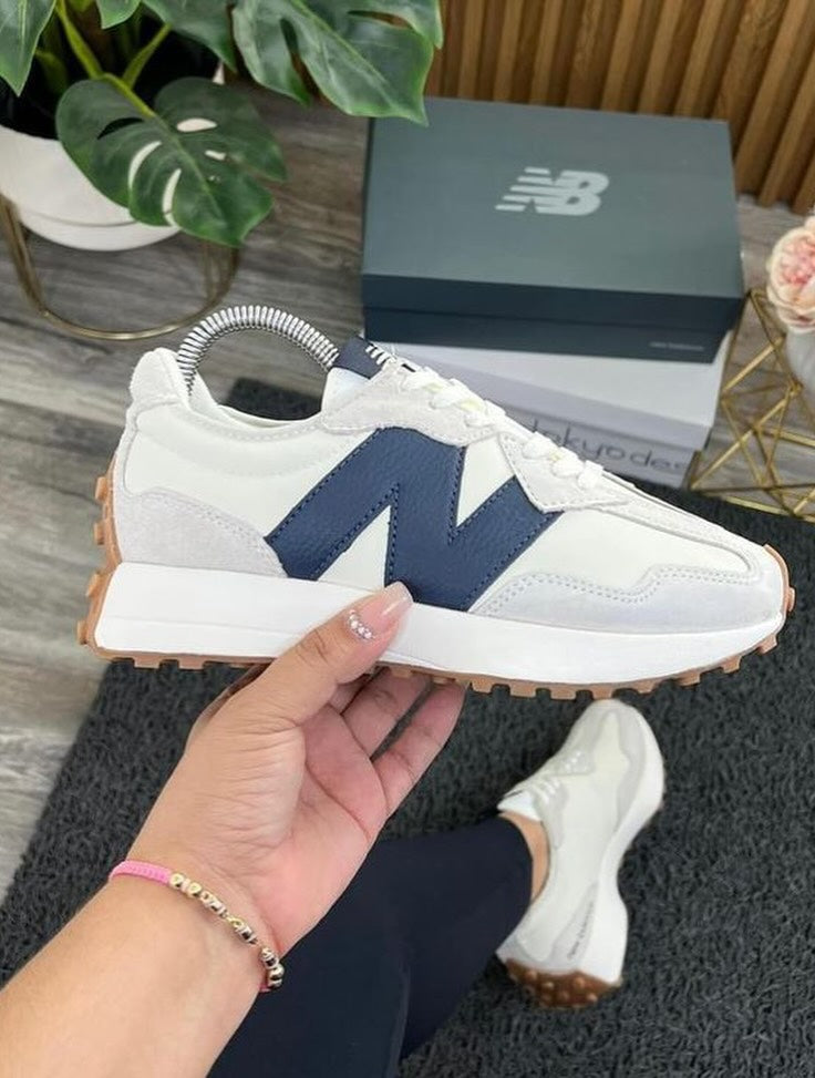 **New Balance 327 – Women’s Sneakers**