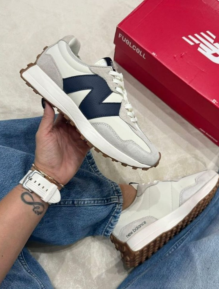 **New Balance 327 – Women’s Sneakers**