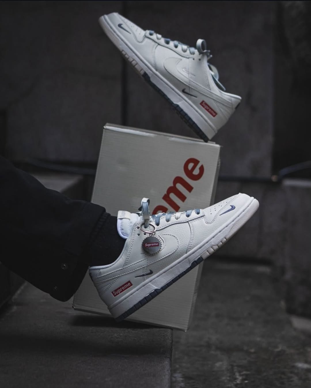 **Nike SB Dunk Low x Supreme “White” – Unisex Sneakers**