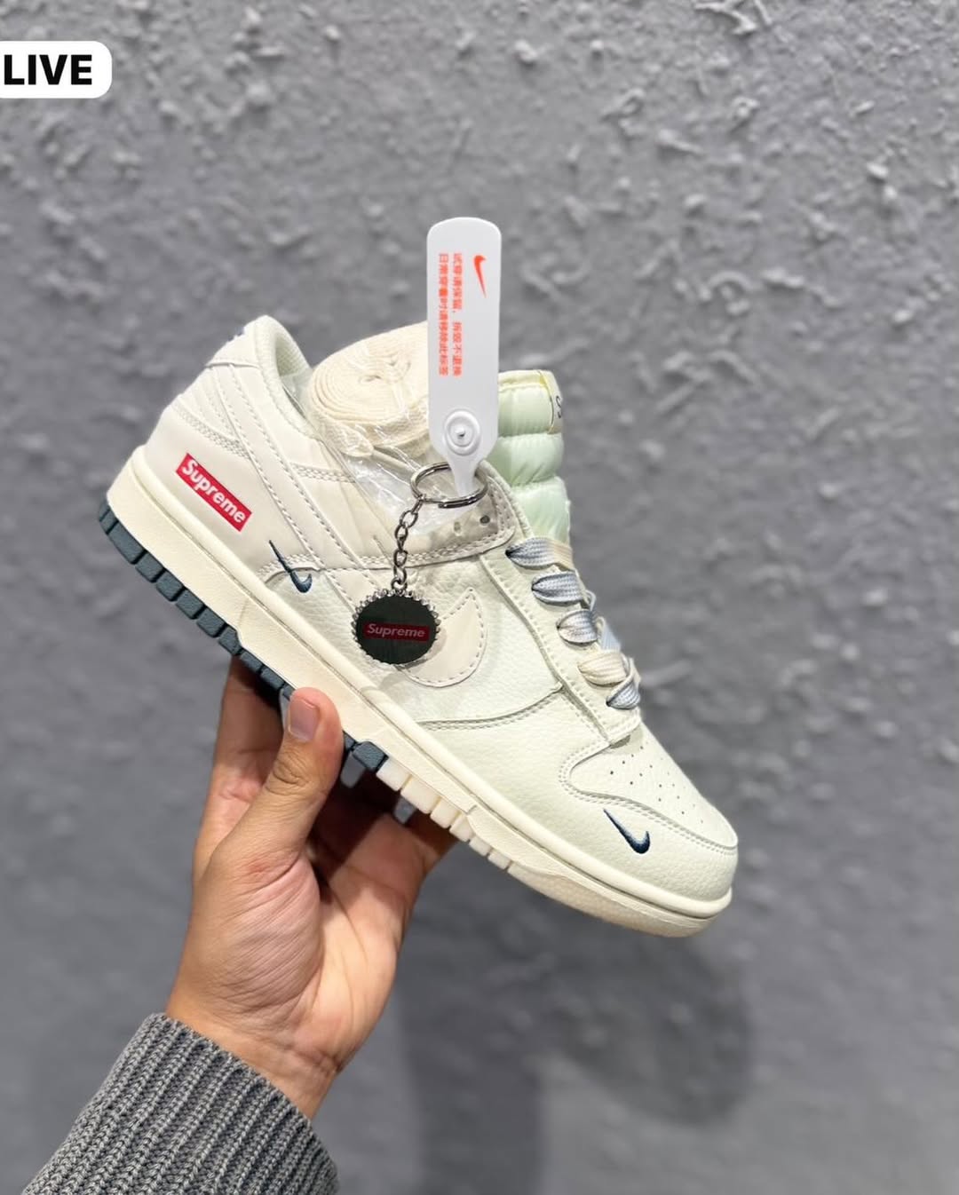 **Nike SB Dunk Low x Supreme “White” – Unisex Sneakers**