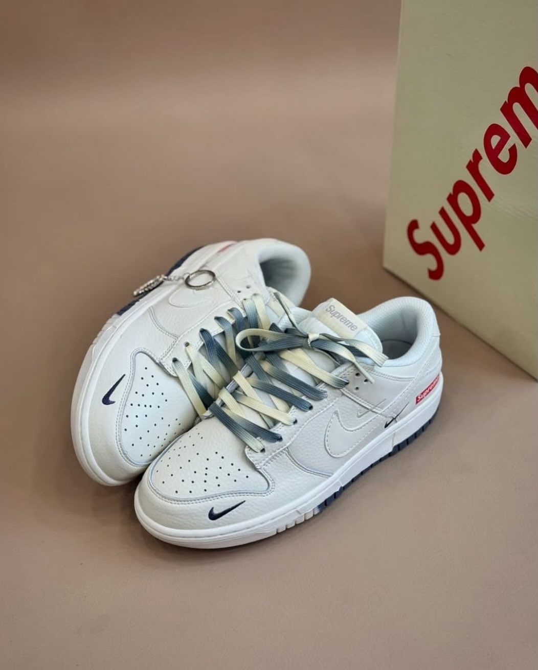**Nike SB Dunk Low x Supreme “White” – Unisex Sneakers**