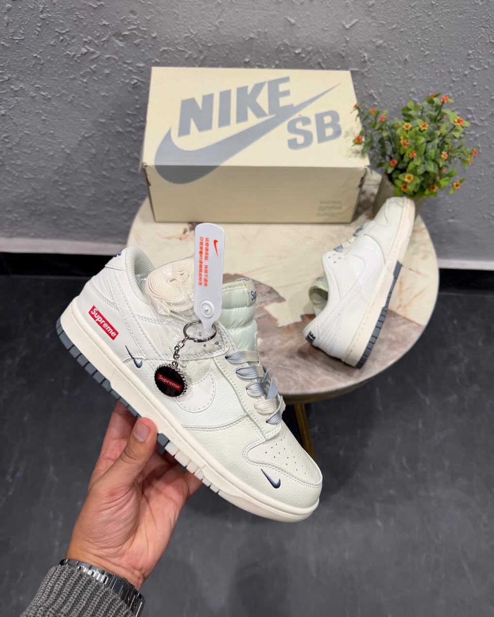 **Nike SB Dunk Low x Supreme “White” – Unisex Sneakers**