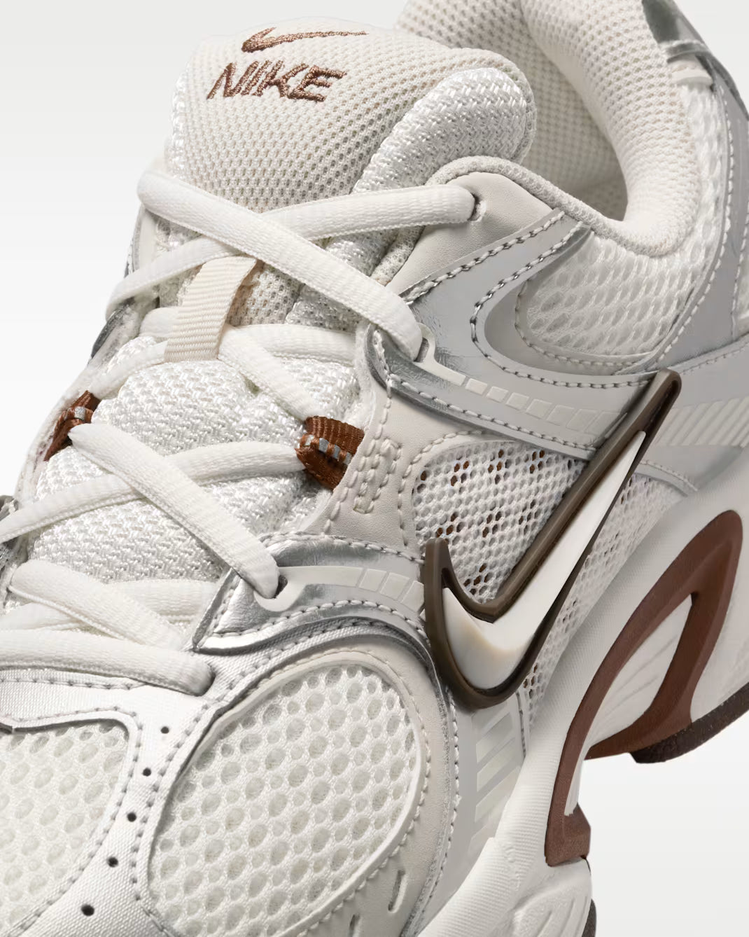 **Nike V5 RNR “White / Vast Brown / College Women’s Sneakers**