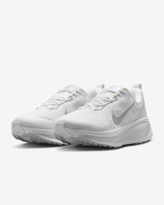 Nike Running Vomero 18 – White / Silver
