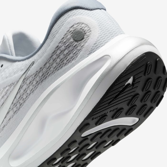 Nike Journey Run Sneakers