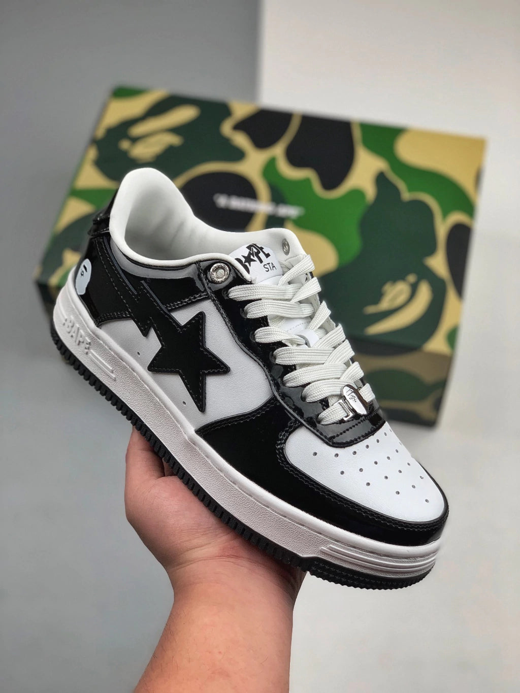 A BATHING APE® White&Black