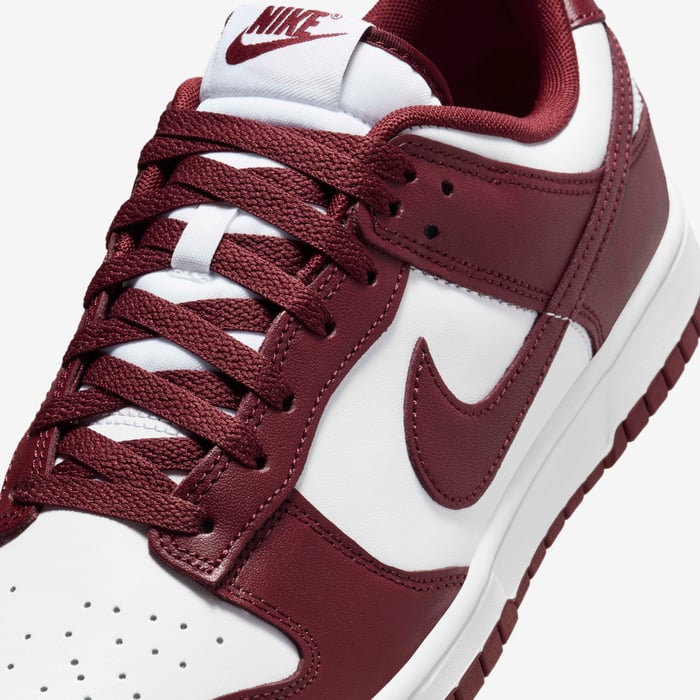 ## Nike Dunk Low Retro Sneakers