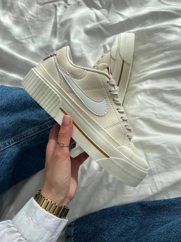 **Nike Court Legacy Lift – Women’s Sneakers (Beige)**