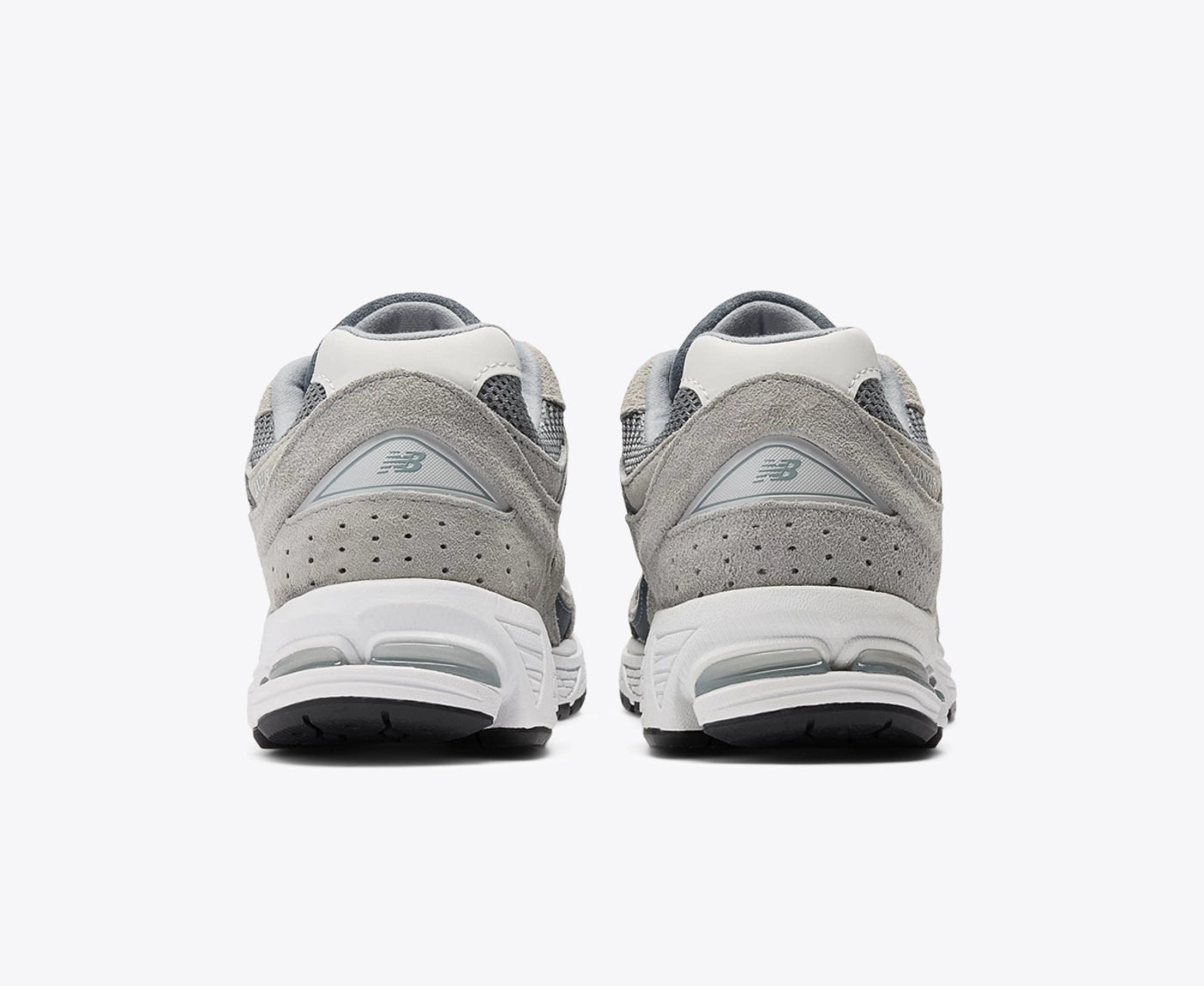 **New Balance 2002 – Men’s Sneakers**