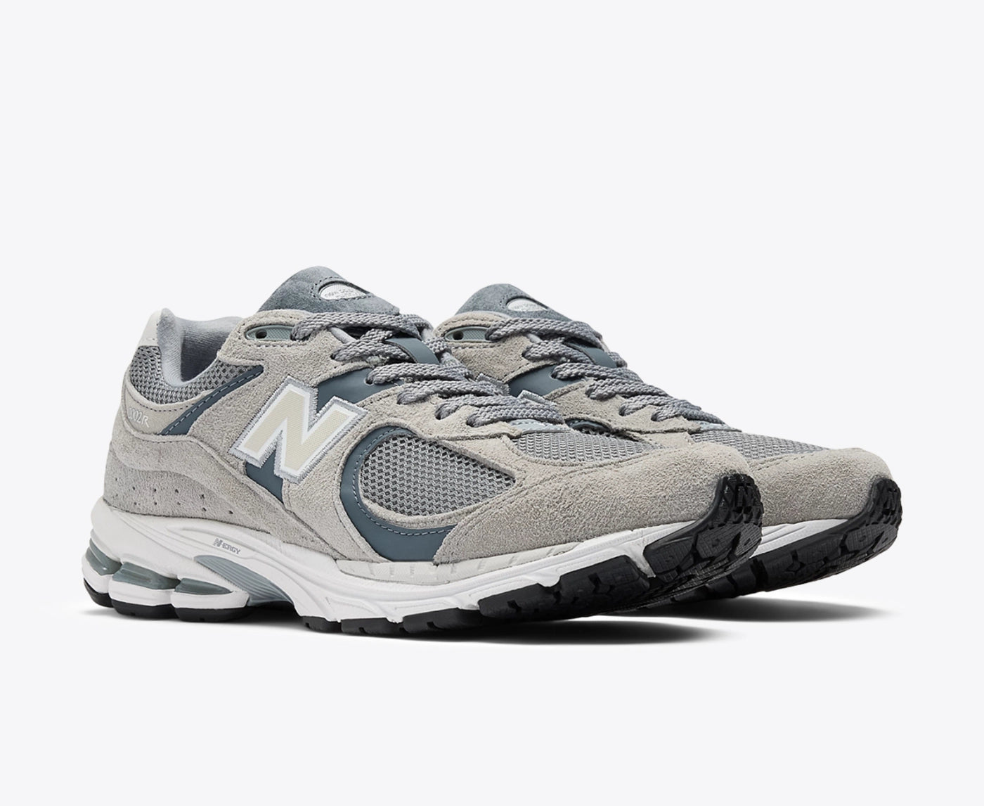 **New Balance 2002 – Men’s Sneakers**