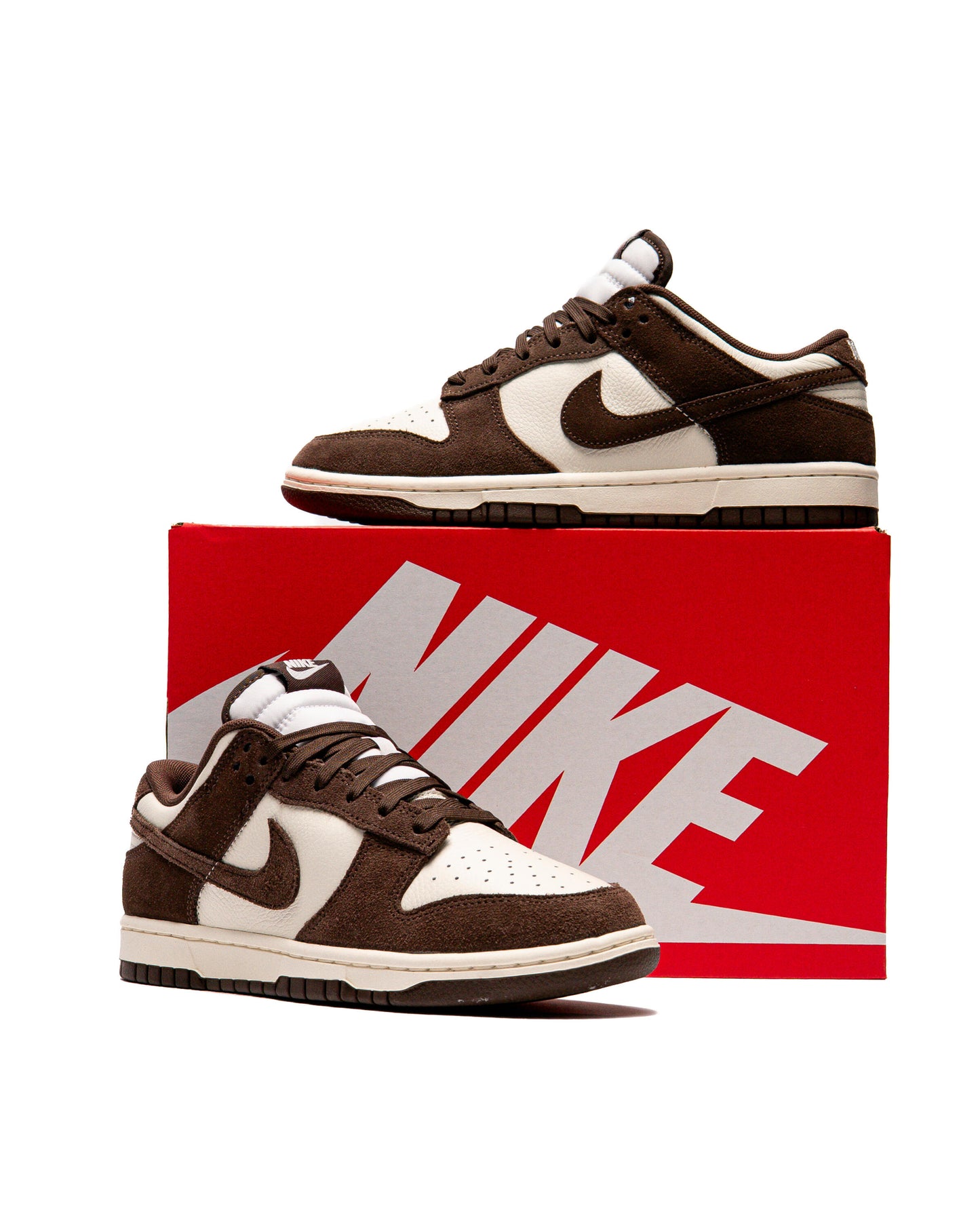 Dunk Low Lace-Up Sneakers