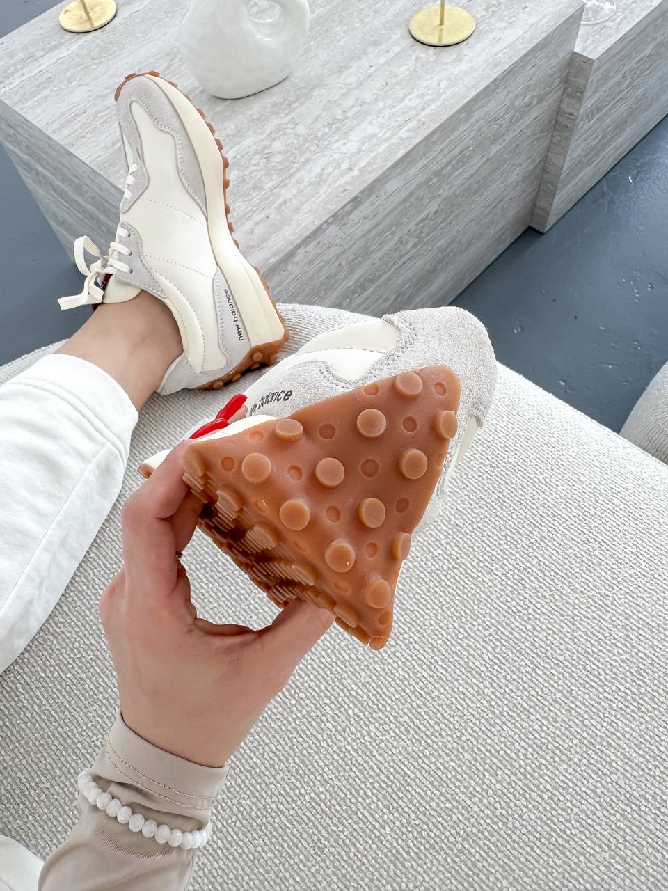 New Balance 327 – Beige / Bordo