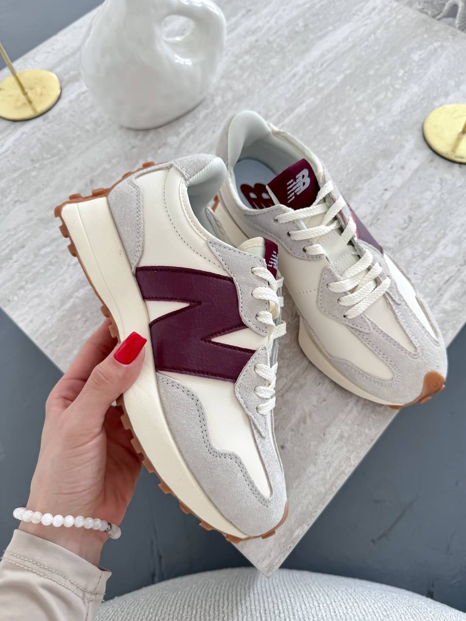 New Balance 327 – Beige / Bordo