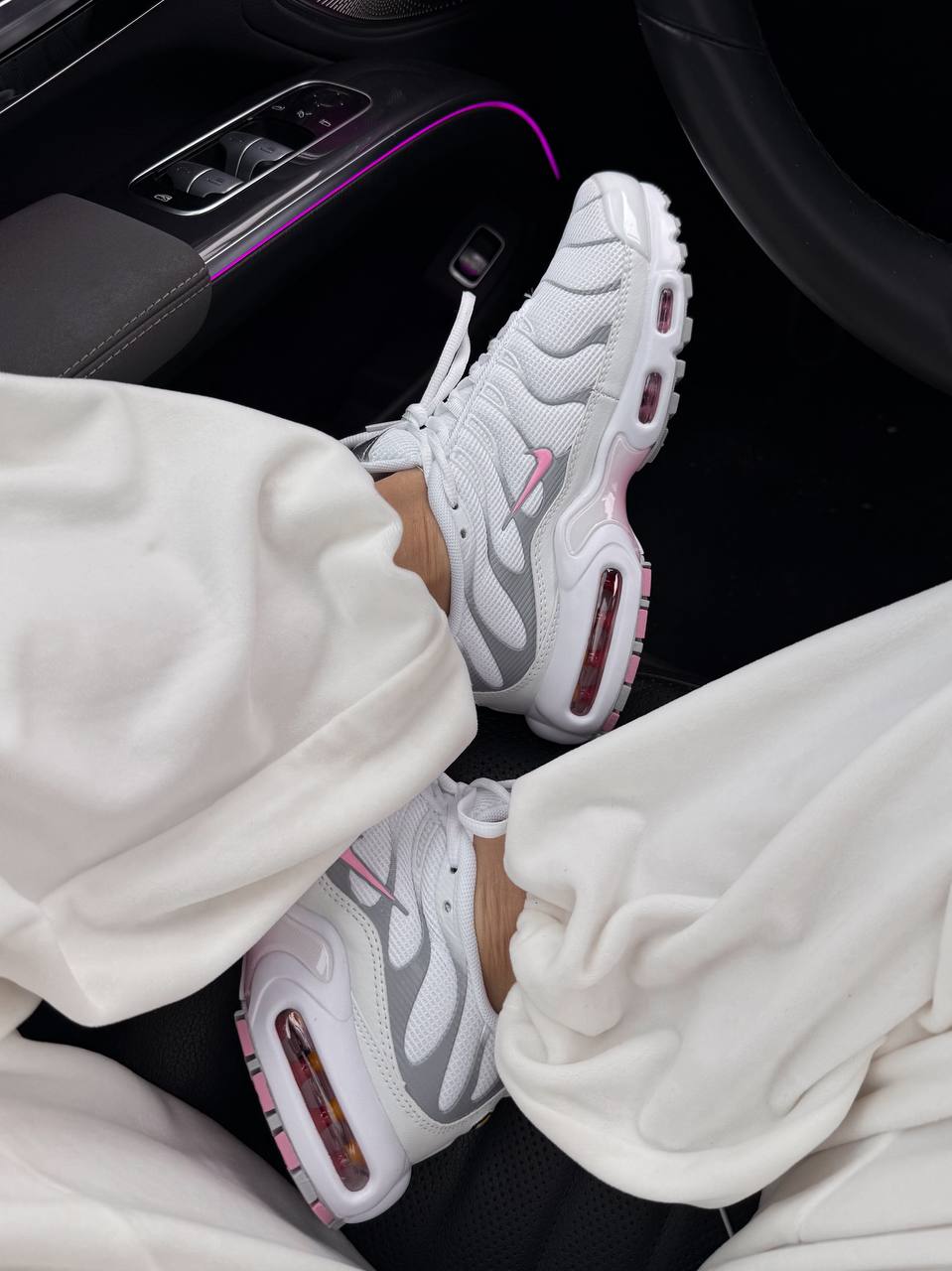 Nike Air Max TN Plus – White / Grey / Pink