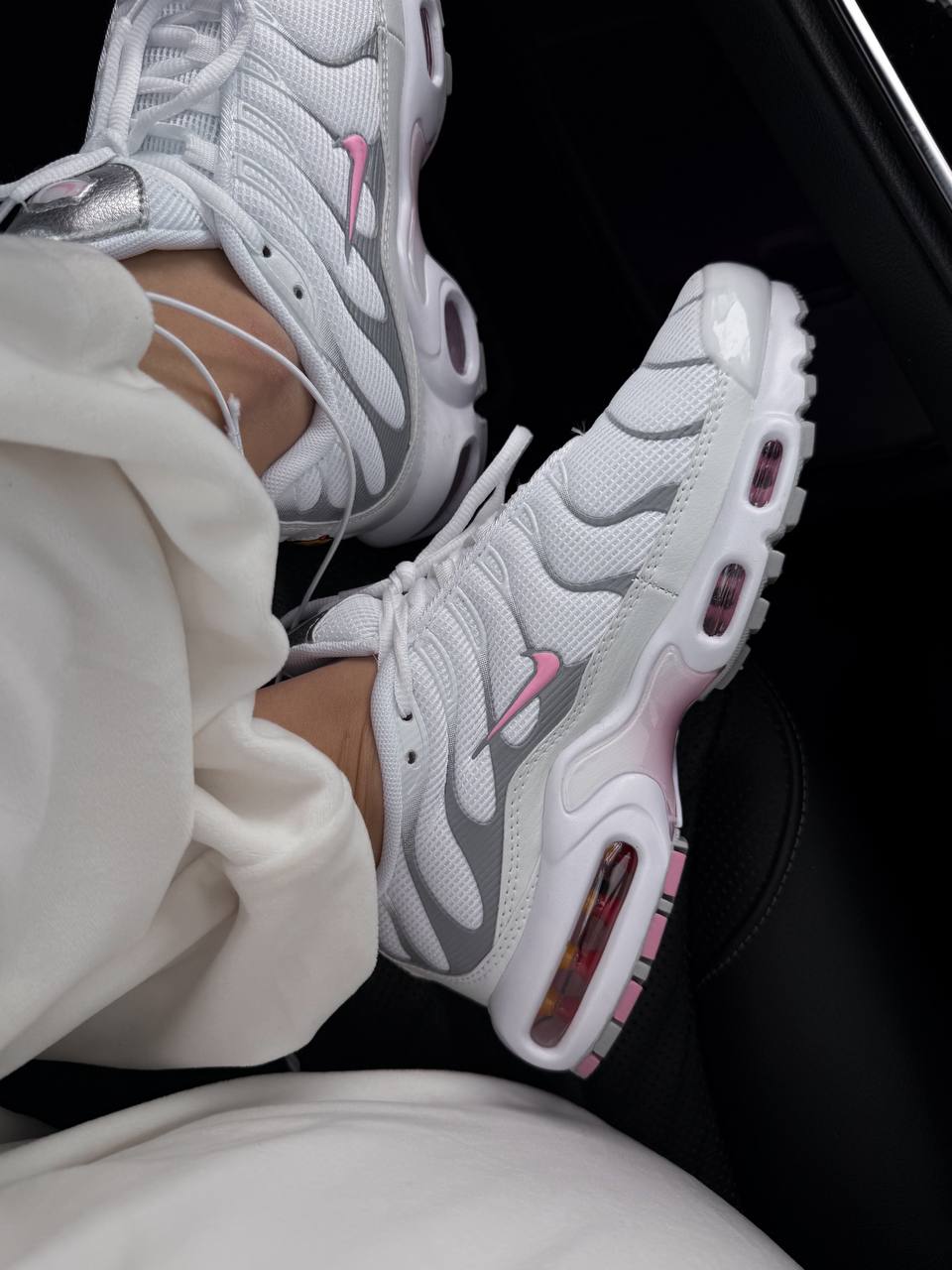 Nike Air Max TN Plus – White / Grey / Pink