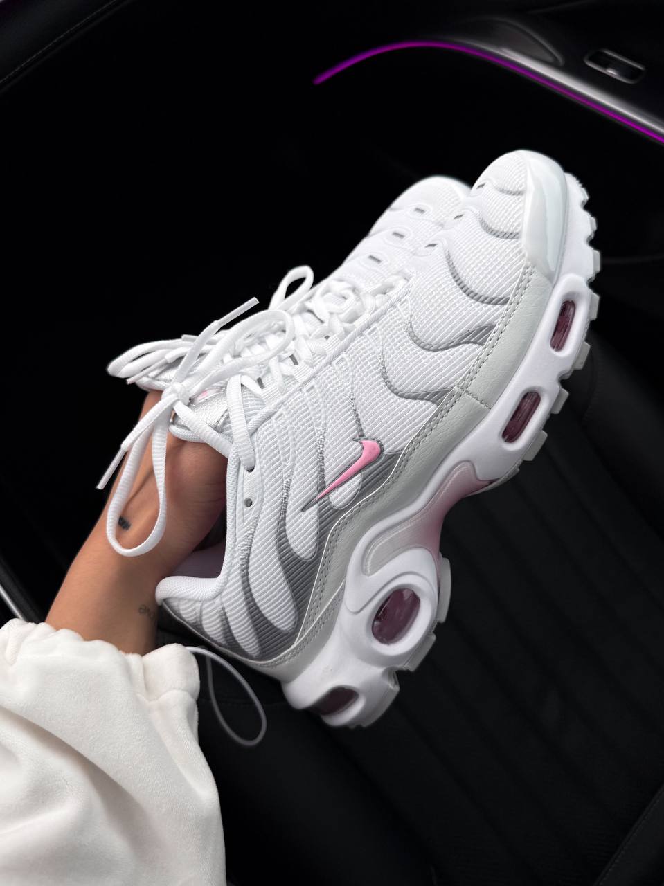 Nike Air Max TN Plus – White / Grey / Pink