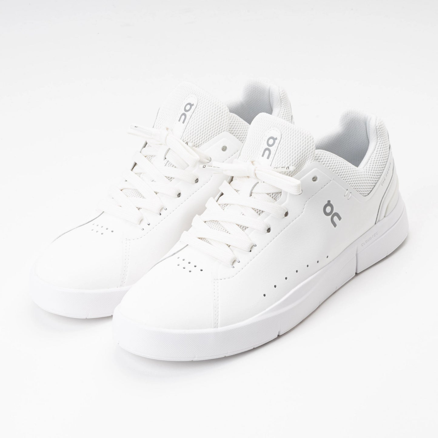 On The Roger Advantage White Sneakers