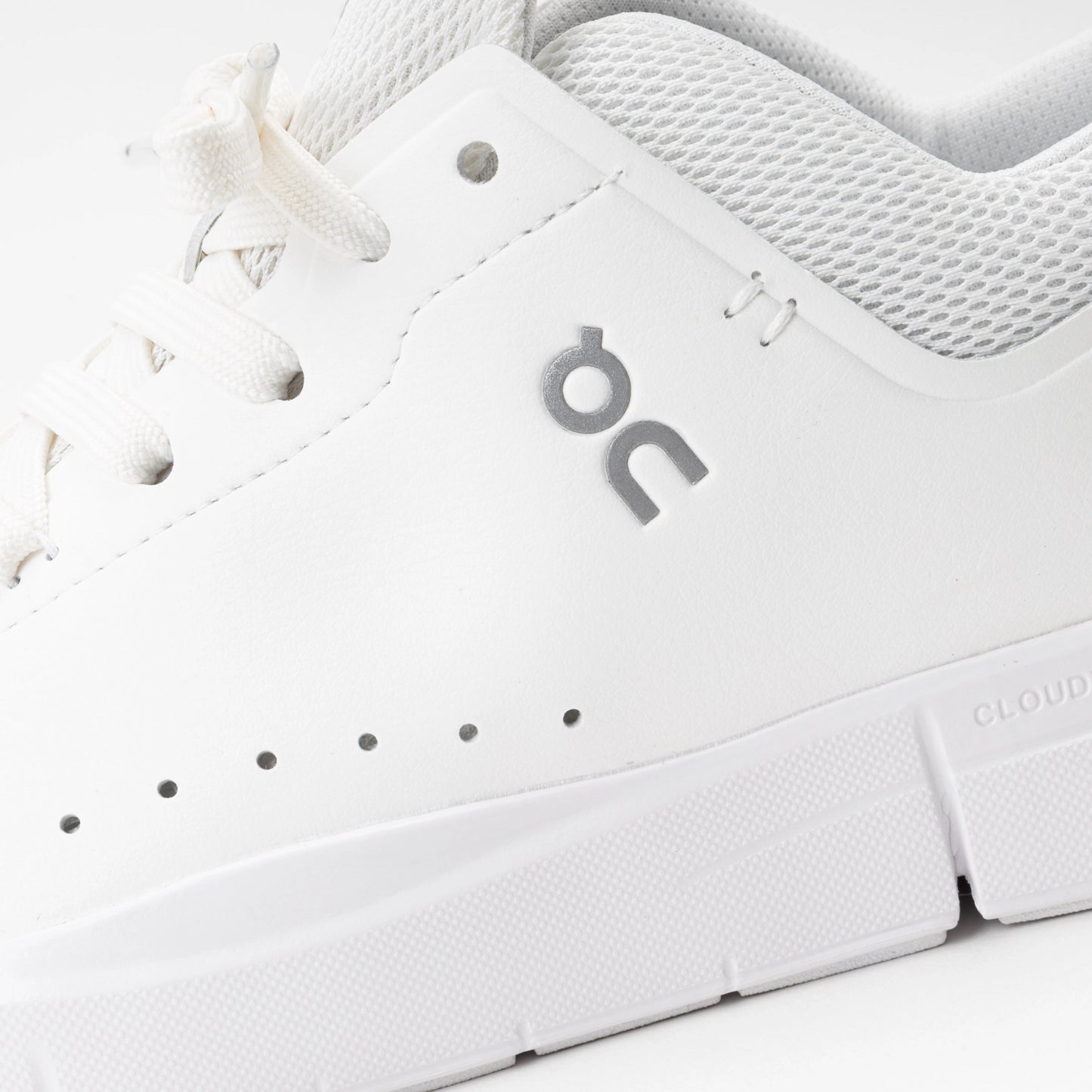 On The Roger Advantage White Sneakers