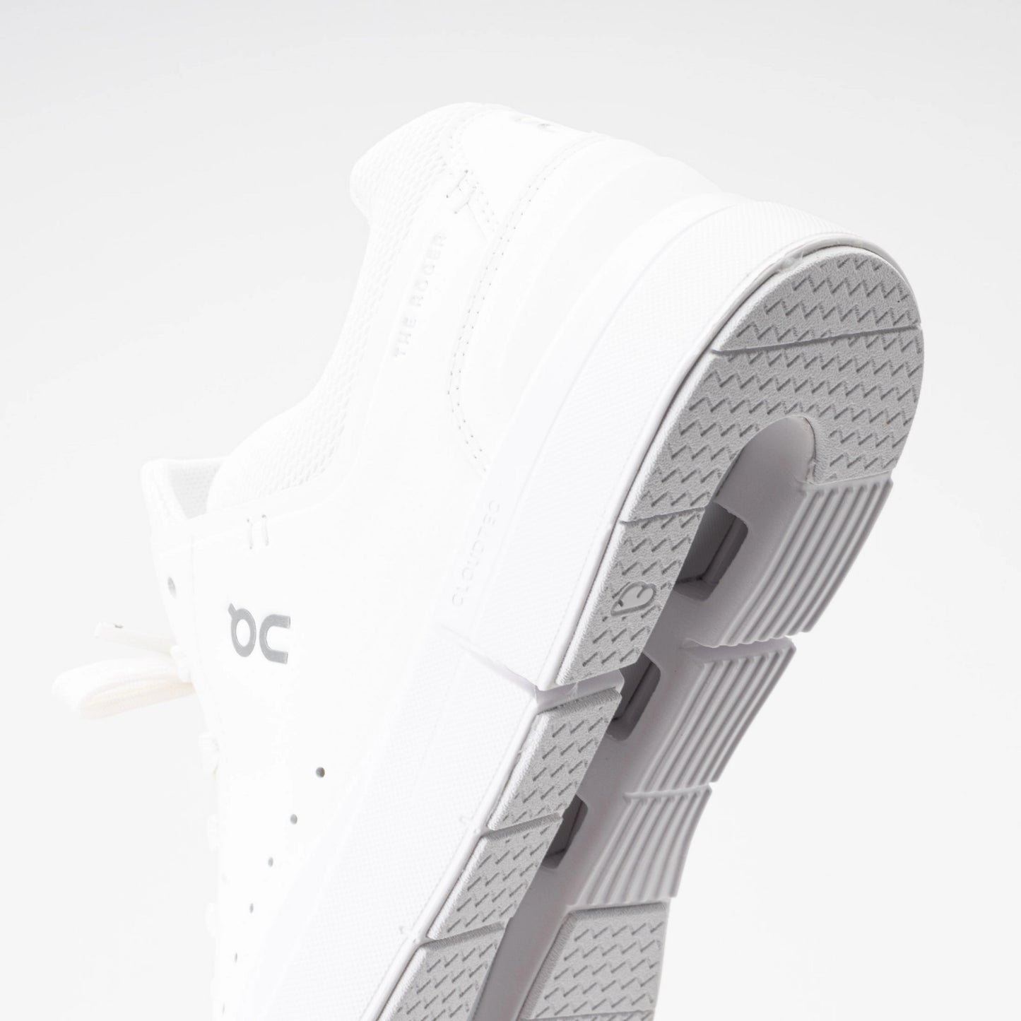 On The Roger Advantage White Sneakers