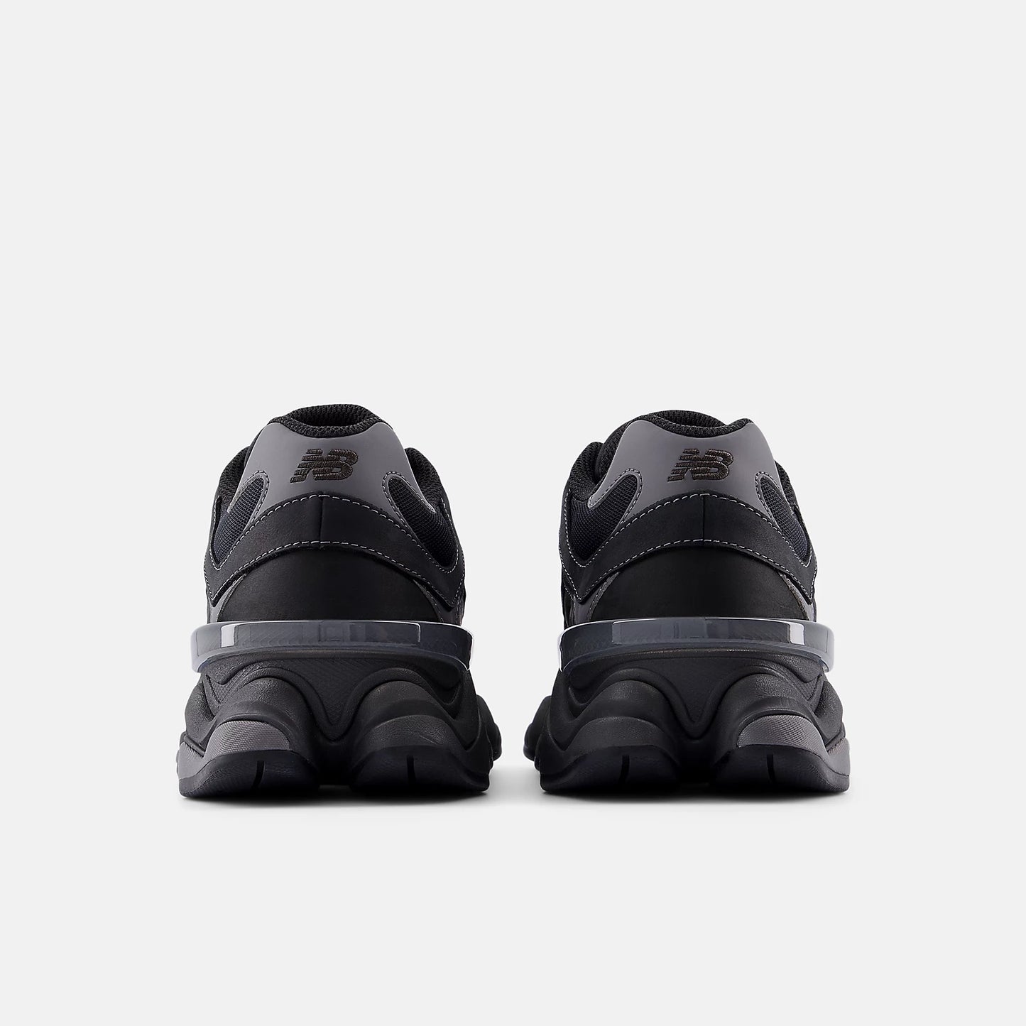 **New Balance 9060 – Men’s Sneakers**